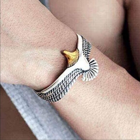 🎉2X HP🎉Double Tone Eagle Mountain Bracelet Silver Cuff - Picture 1 of 6